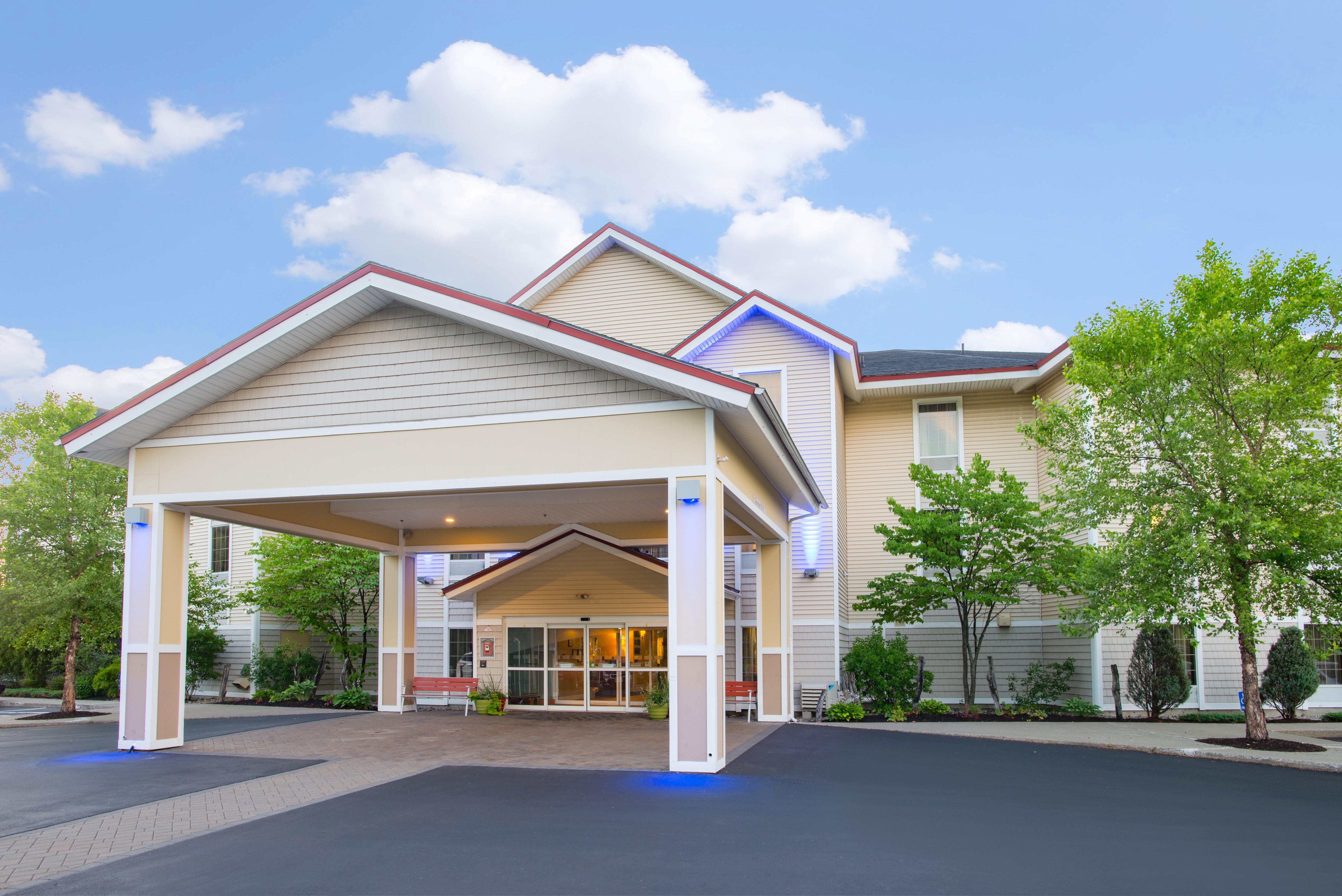 Holiday Inn Express Hotel & Suites Brattleboro By Ihg Экстерьер фото