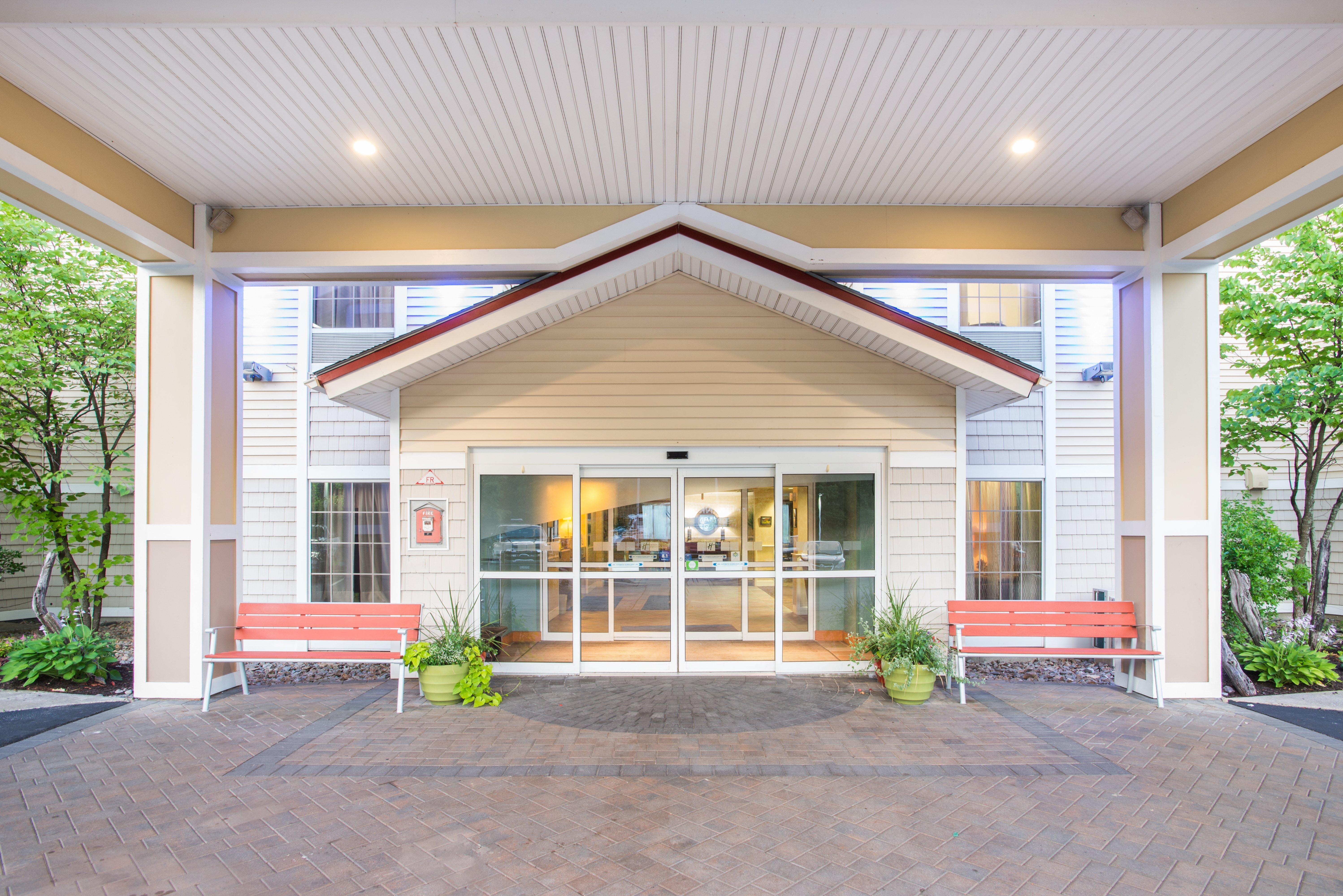 Holiday Inn Express Hotel & Suites Brattleboro By Ihg Экстерьер фото