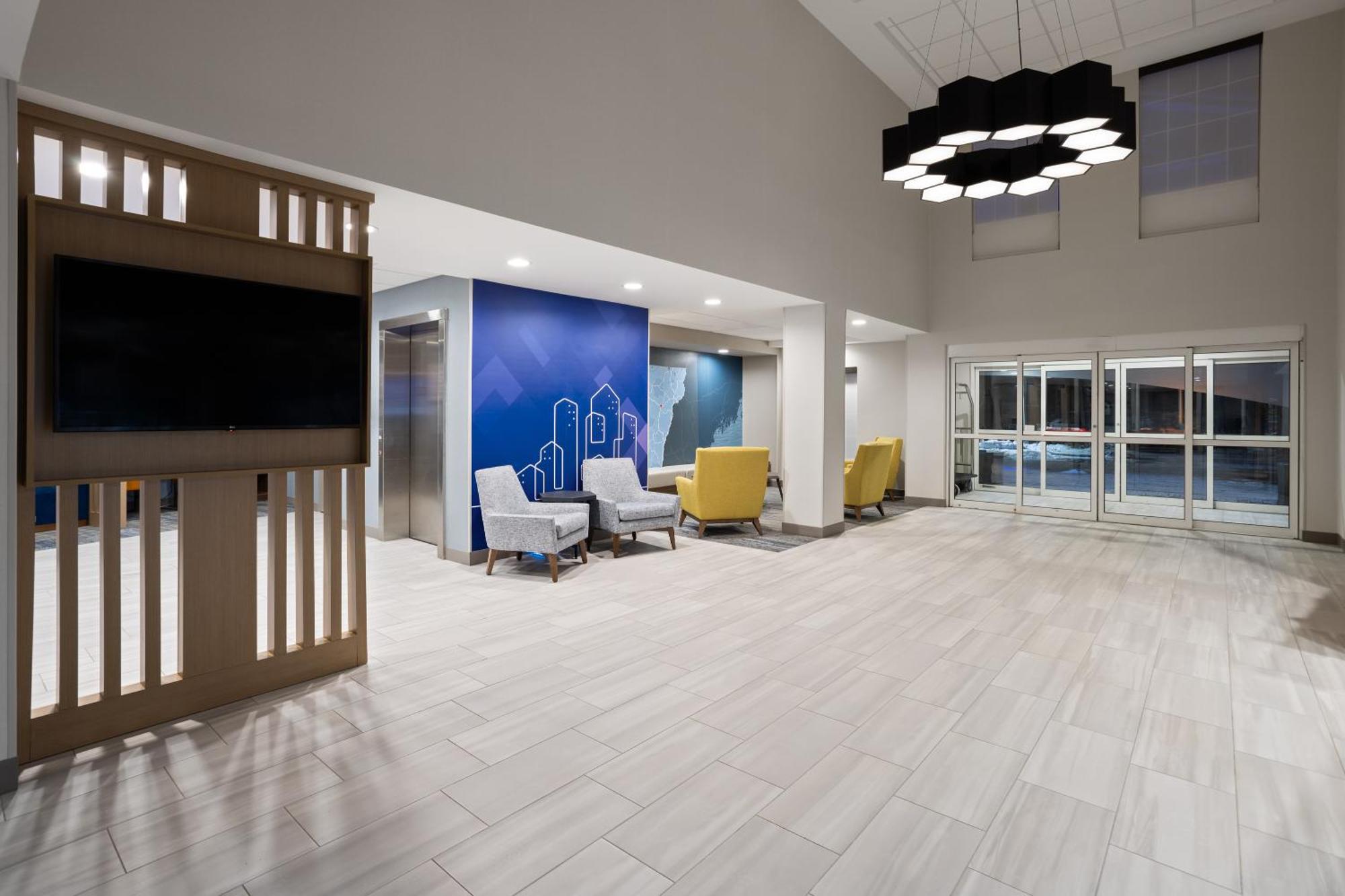 Holiday Inn Express Hotel & Suites Brattleboro By Ihg Экстерьер фото