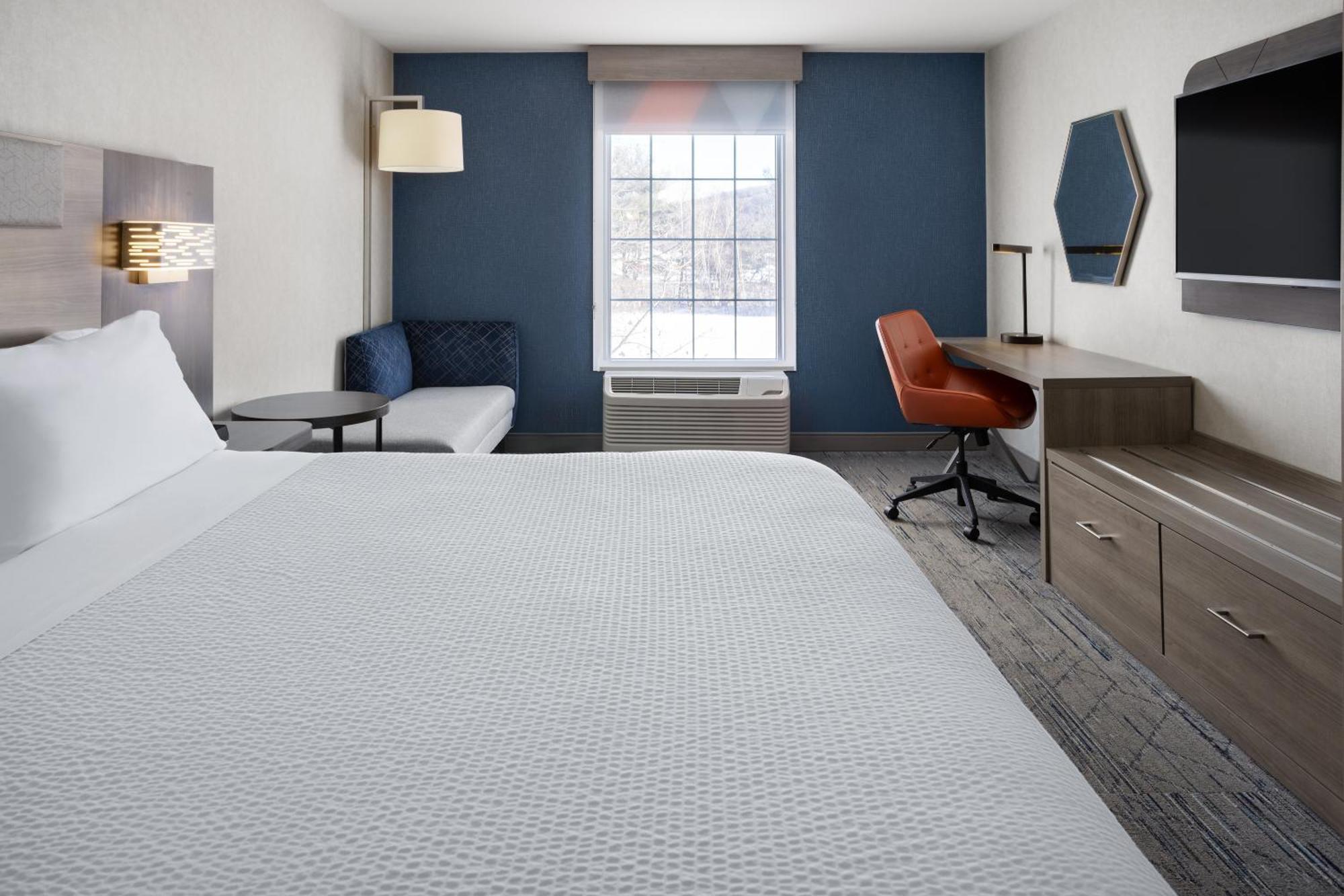 Holiday Inn Express Hotel & Suites Brattleboro By Ihg Экстерьер фото