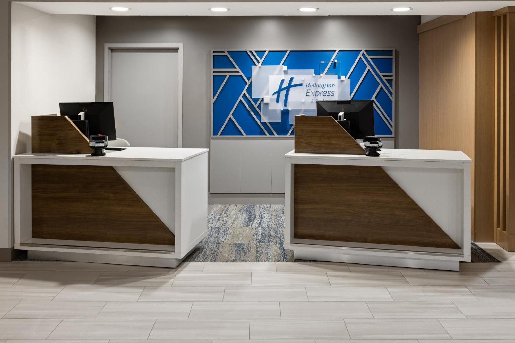 Holiday Inn Express Hotel & Suites Brattleboro By Ihg Экстерьер фото