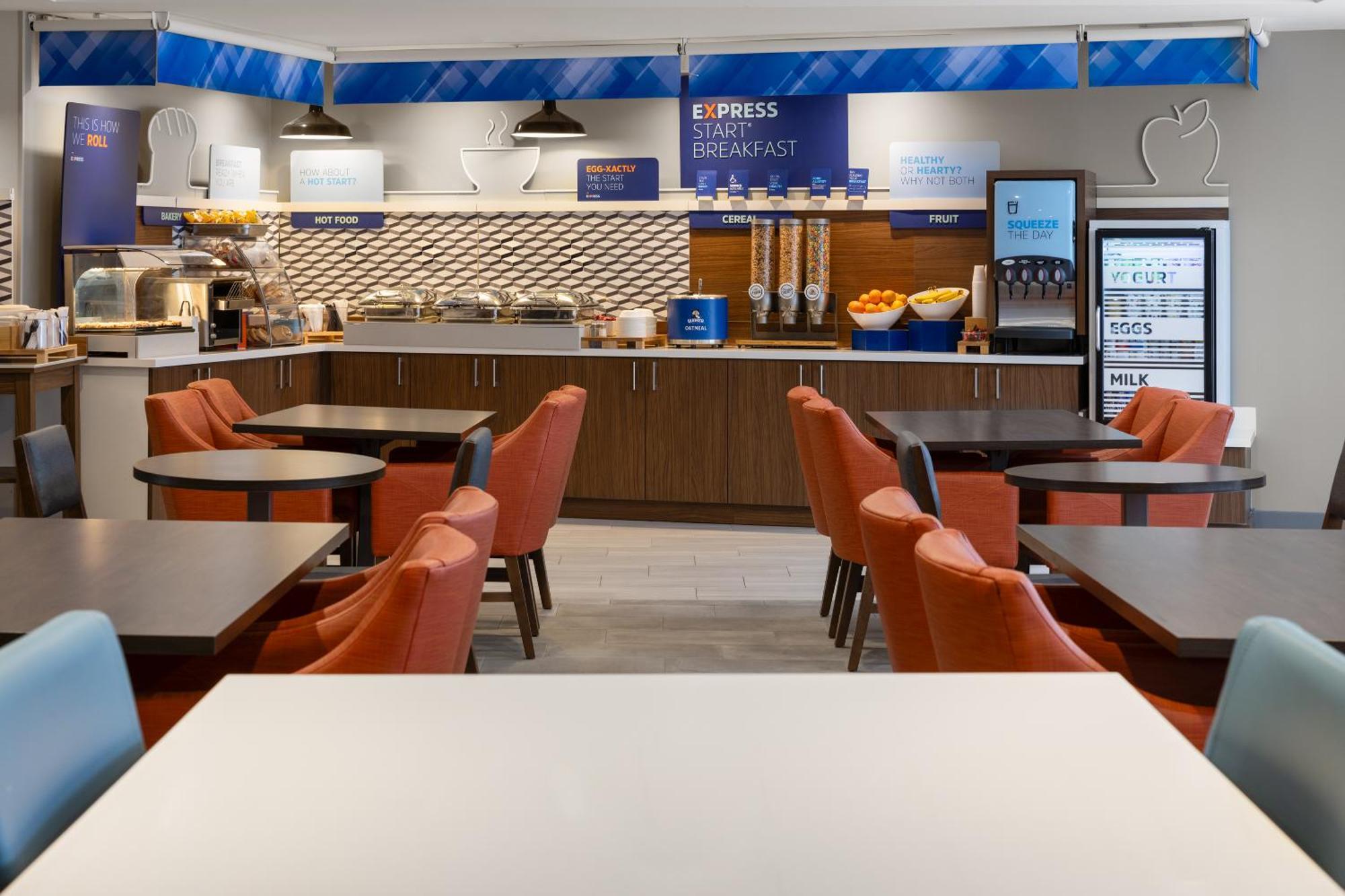Holiday Inn Express Hotel & Suites Brattleboro By Ihg Экстерьер фото