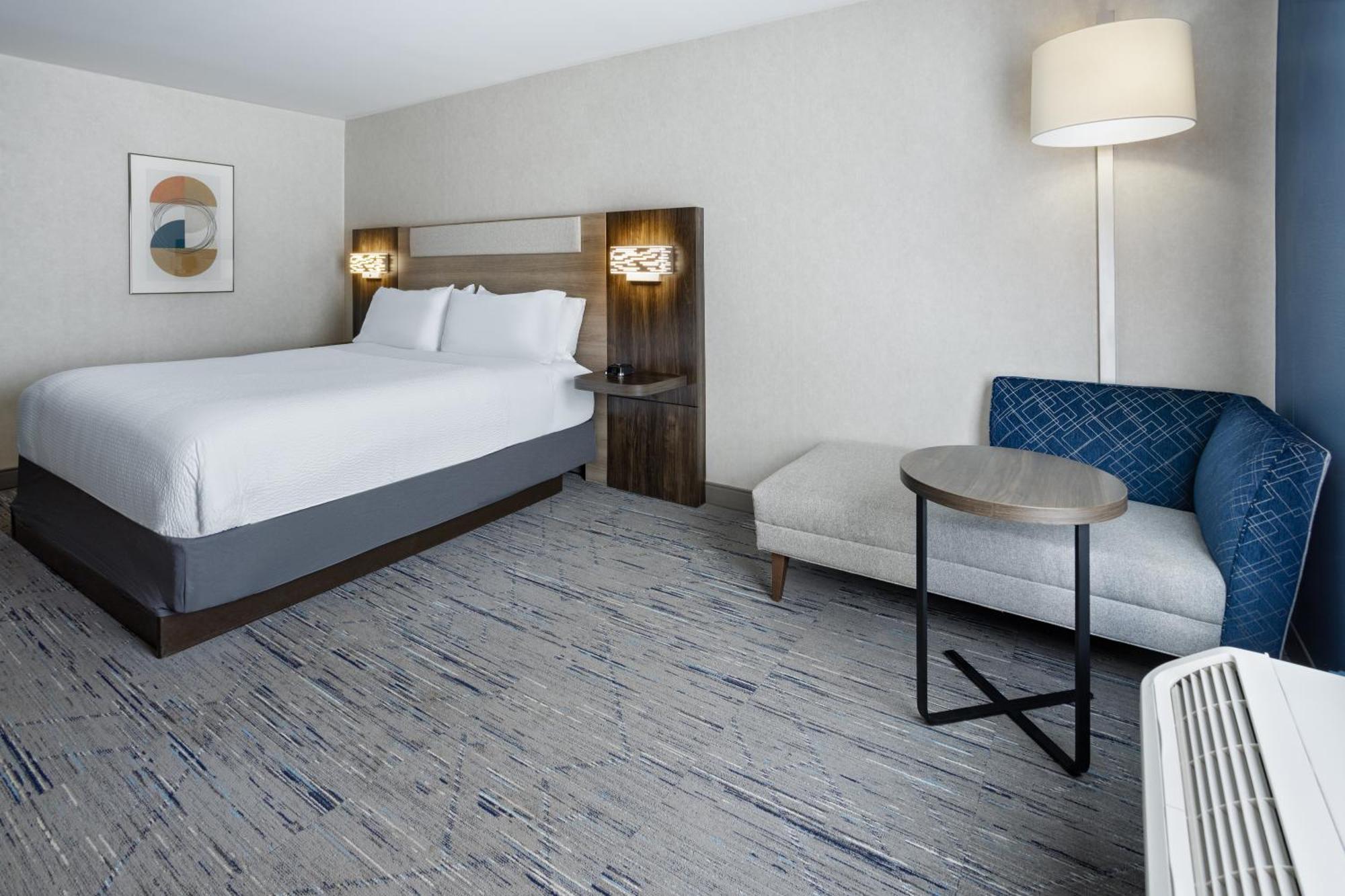 Holiday Inn Express Hotel & Suites Brattleboro By Ihg Экстерьер фото