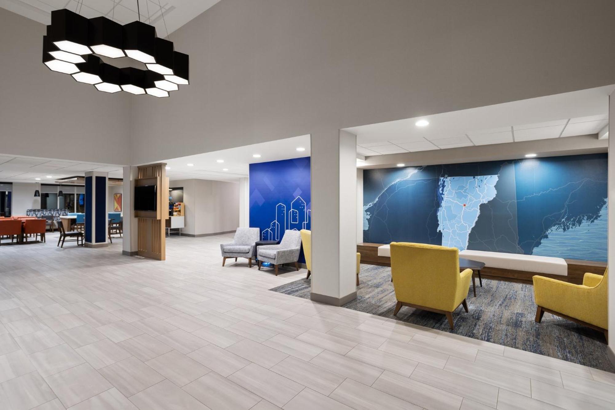 Holiday Inn Express Hotel & Suites Brattleboro By Ihg Экстерьер фото