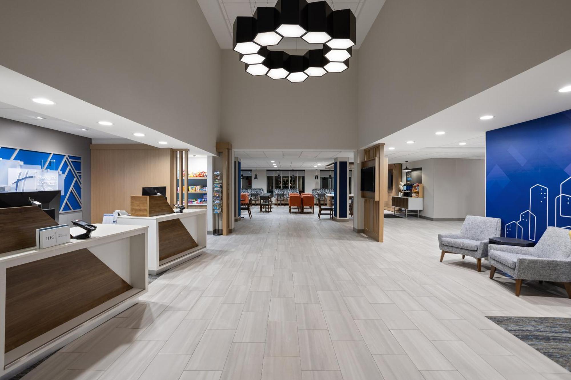 Holiday Inn Express Hotel & Suites Brattleboro By Ihg Экстерьер фото
