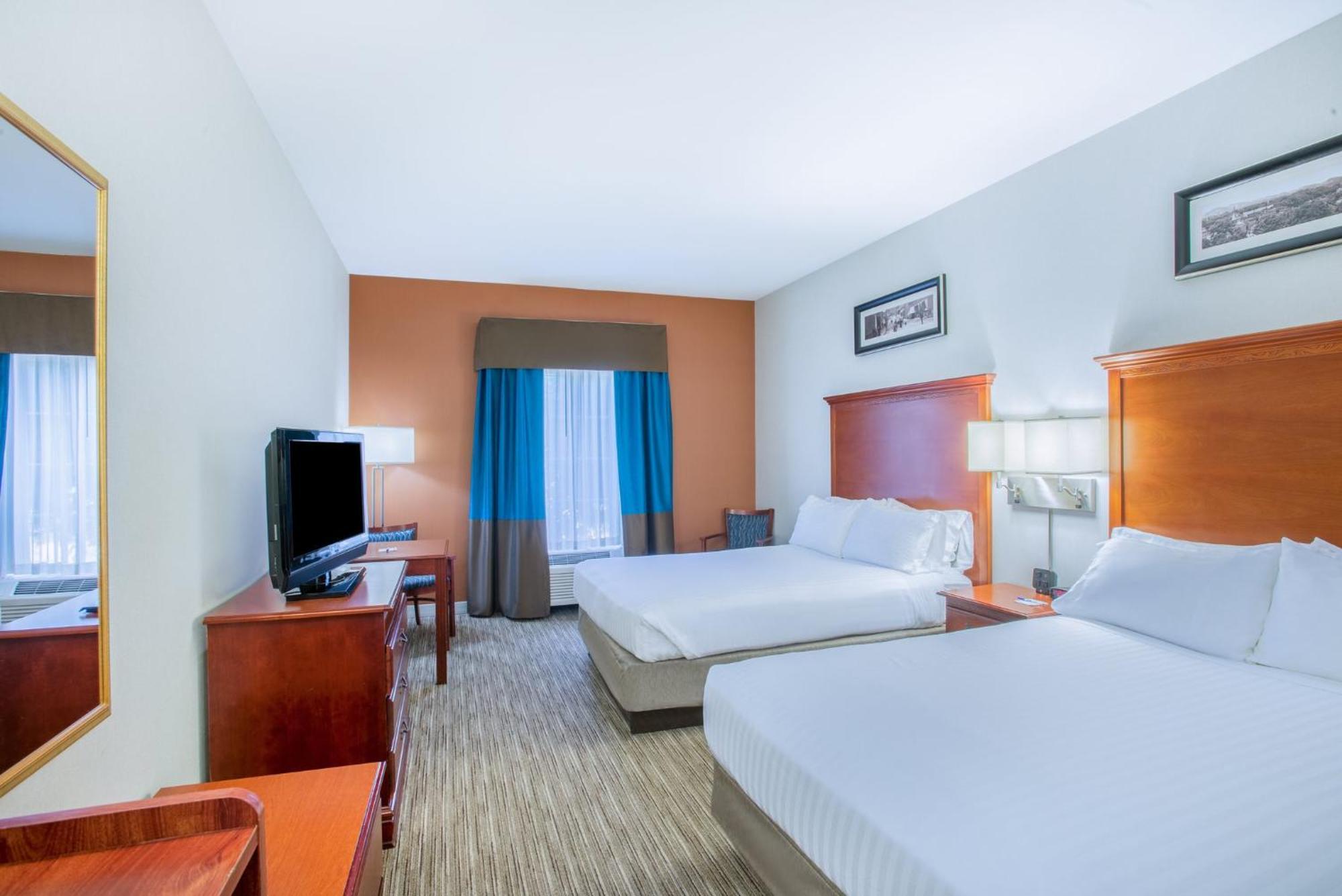 Holiday Inn Express Hotel & Suites Brattleboro By Ihg Экстерьер фото