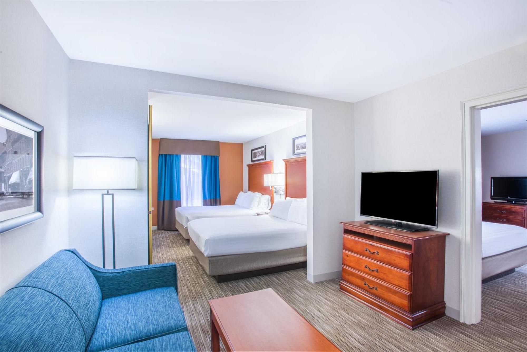 Holiday Inn Express Hotel & Suites Brattleboro By Ihg Экстерьер фото