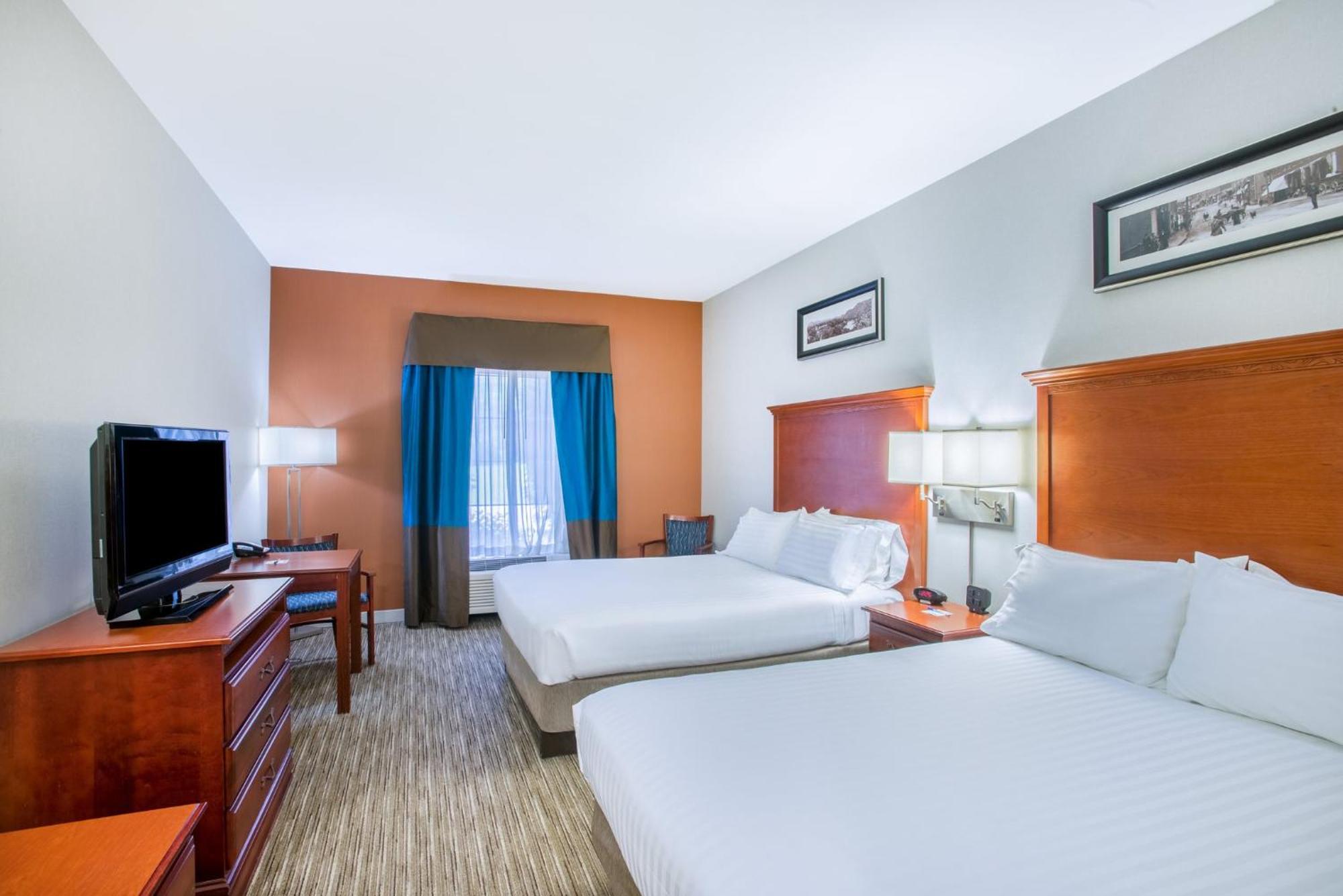 Holiday Inn Express Hotel & Suites Brattleboro By Ihg Экстерьер фото